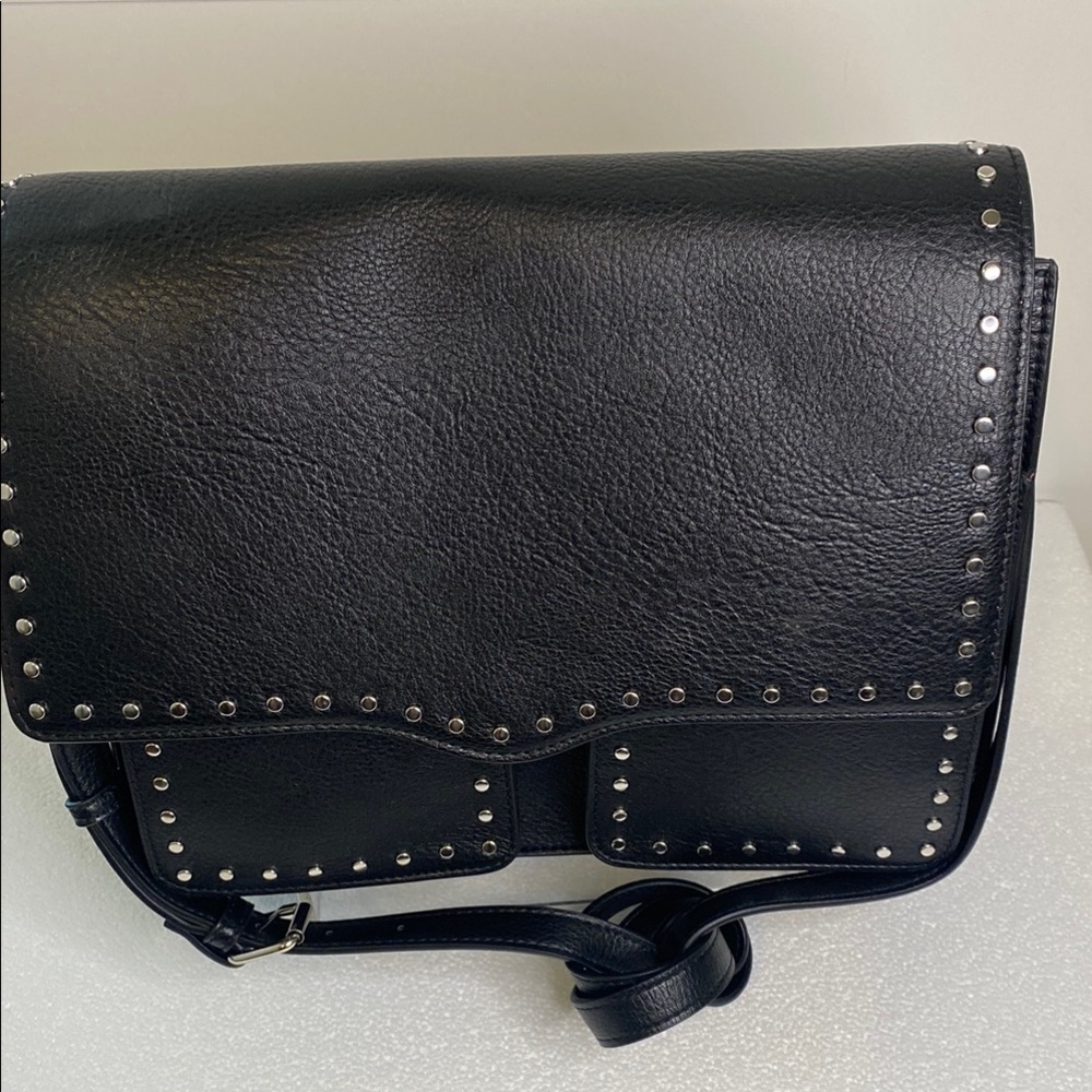 🔥🔥 Black High-Quality Faux Leather Crossbody Bag with Silver Studs & Pink lining